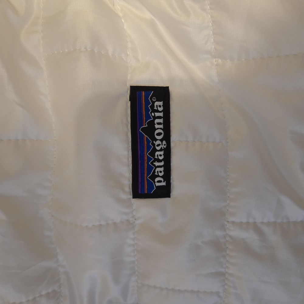 Patagonia White Quilted Vest for Layering - Picture 4 of 8